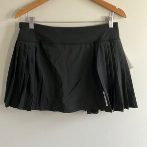 Reebok Women's Black Pleated Skort size Large NWT